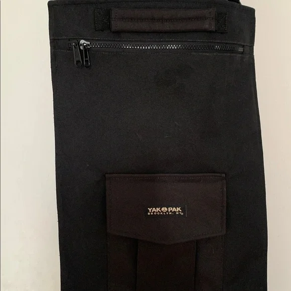 YAK PAK Brooklyn NY Black Slim Crossbody Bag - Picture 4 of 7